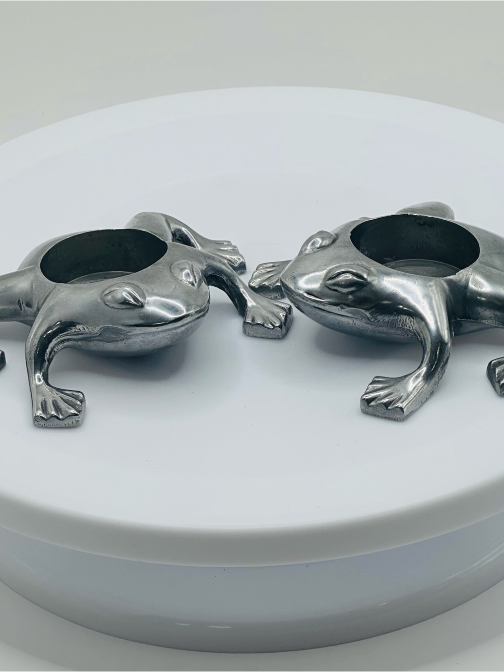 Vintage IHI Pewter Finish Frog Votive Candle Holders Cottagecore (2)